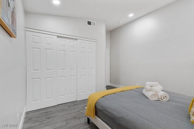 Building Photo - 5339 Estornino Ave