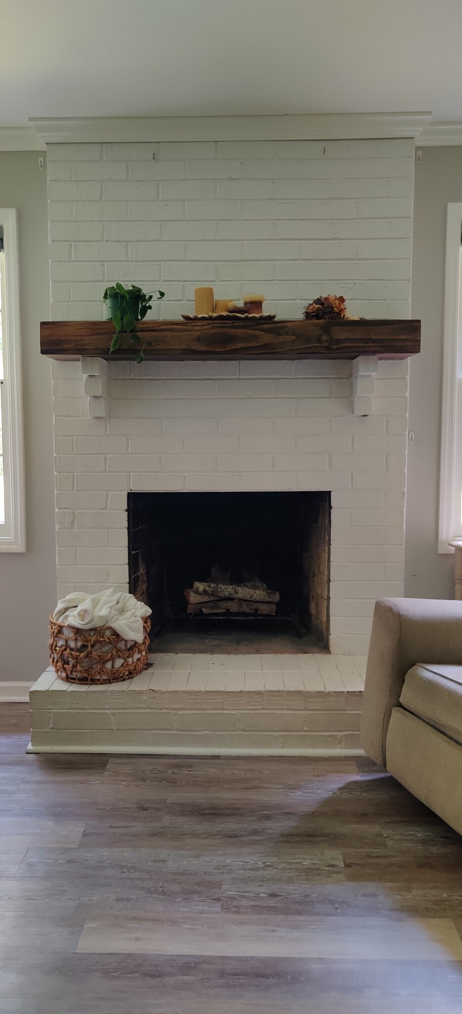 up close view of fireplace - 102 Anna Ct