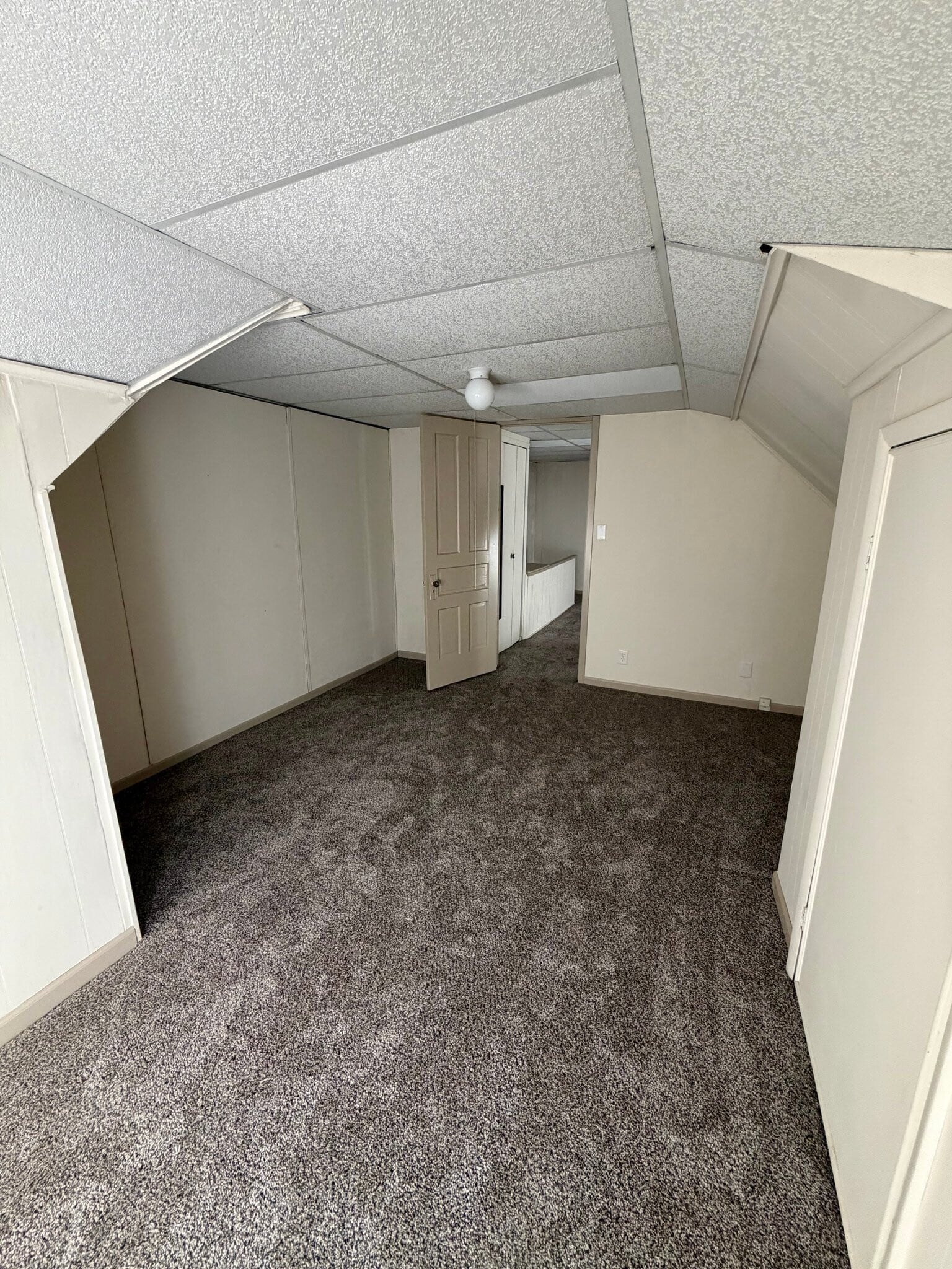 Building Photo - 34 Hereford St