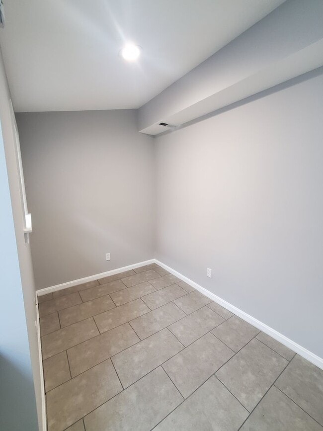 Building Photo - 2BR/2BA in historic Upper Fells Point