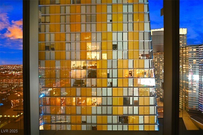 Building Photo - 3722 S Las Vegas Blvd