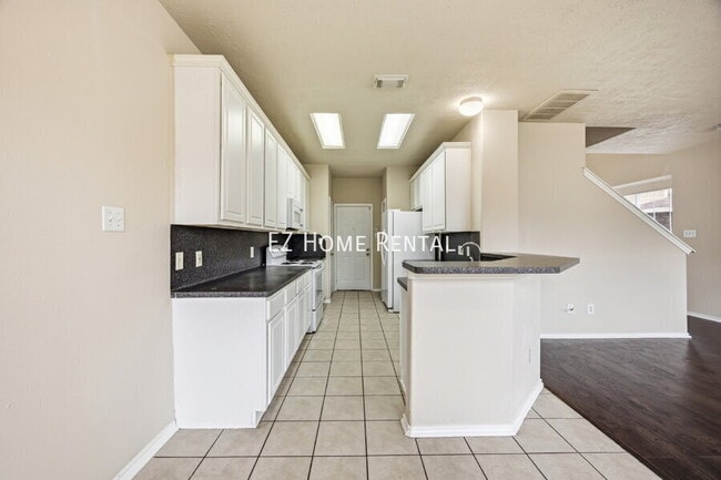 Building Photo - 14322 Mooreview Ln