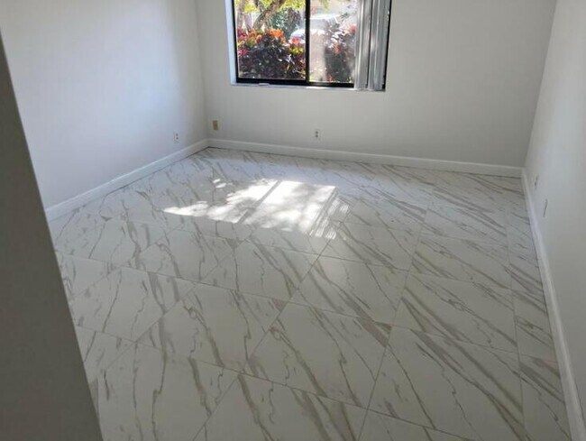 Building Photo - 8107 Windgate Dr