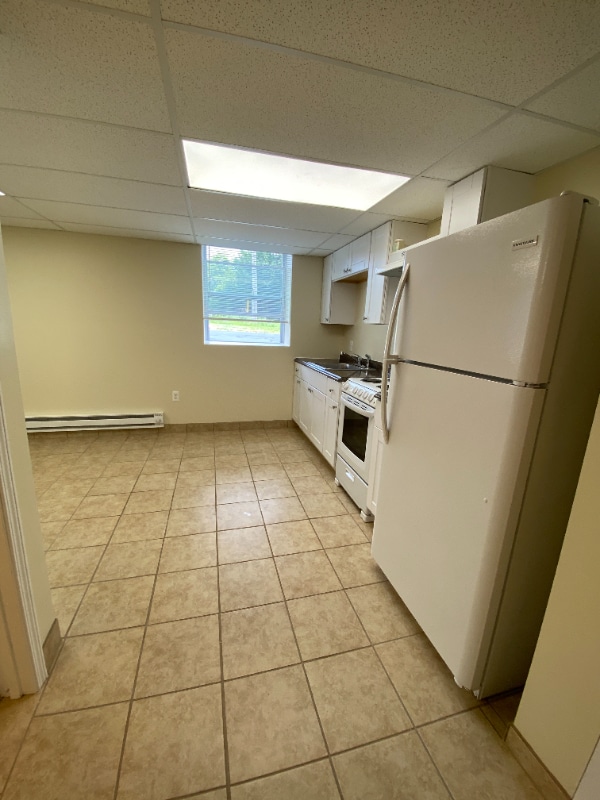 Building Photo - 420 North St