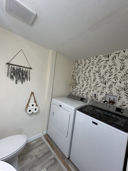 Washer and dryer view - 19D Sigourney St