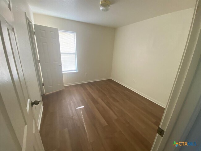 Building Photo - 206 Castellon Ct