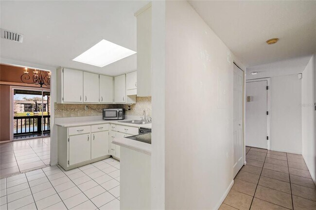 Building Photo - 200 Maitland Ave