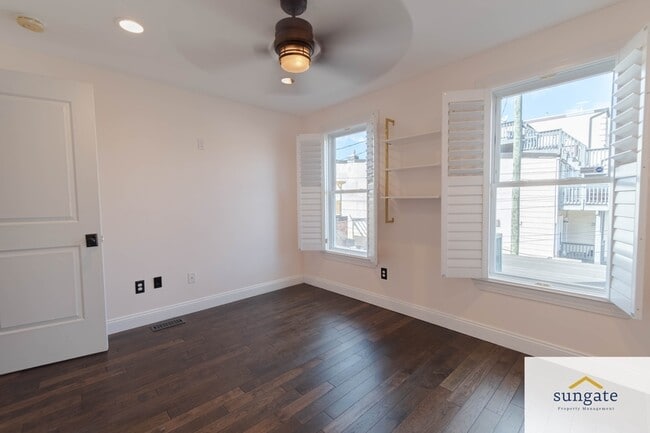Building Photo - 3206 Hudson St