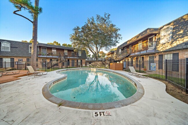 Building Photo - 9009 Gaylord Dr
