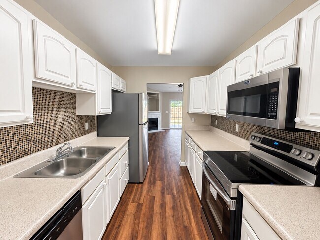 Building Photo - 1342 Pinnacle Ln
