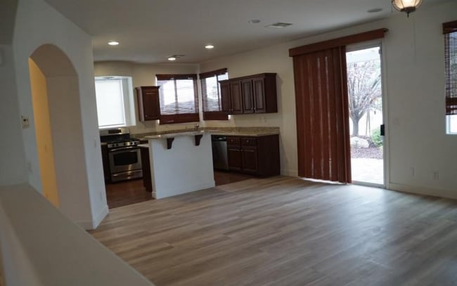 Building Photo - 359 Foster Springs Rd