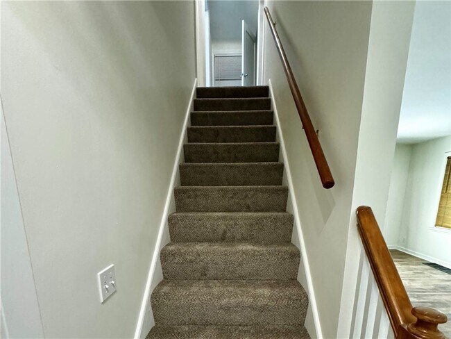 Building Photo - 153 Holmes Rd