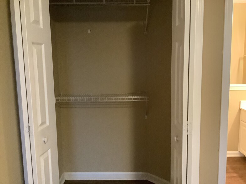 Building Photo - 116 Windy Meadow Way