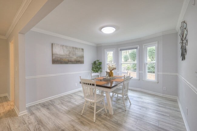 Building Photo - 204 Hogan Ln