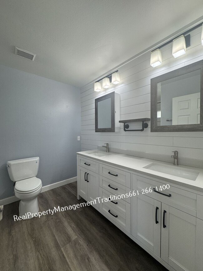 Building Photo - Elegant  4 Bed 2 Bath Home