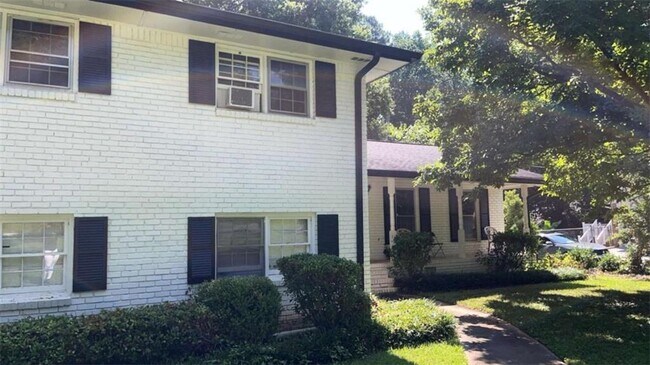 Building Photo - 416 Barbashela Dr