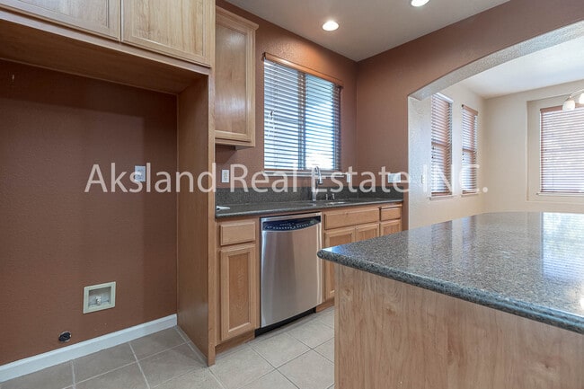 Building Photo - 936 Heartland Dr