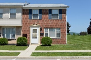 Building Photo - Yorktowne Townhomes