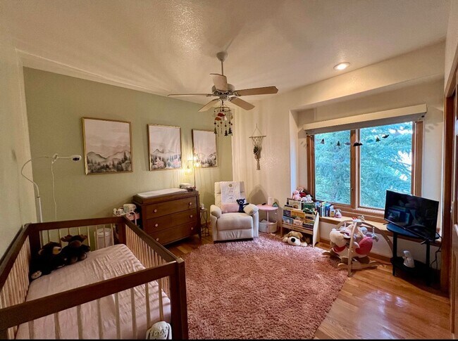 Building Photo - Mountain Shadows Beauty with 3 Bedrooms and 3 Baths Available Soon