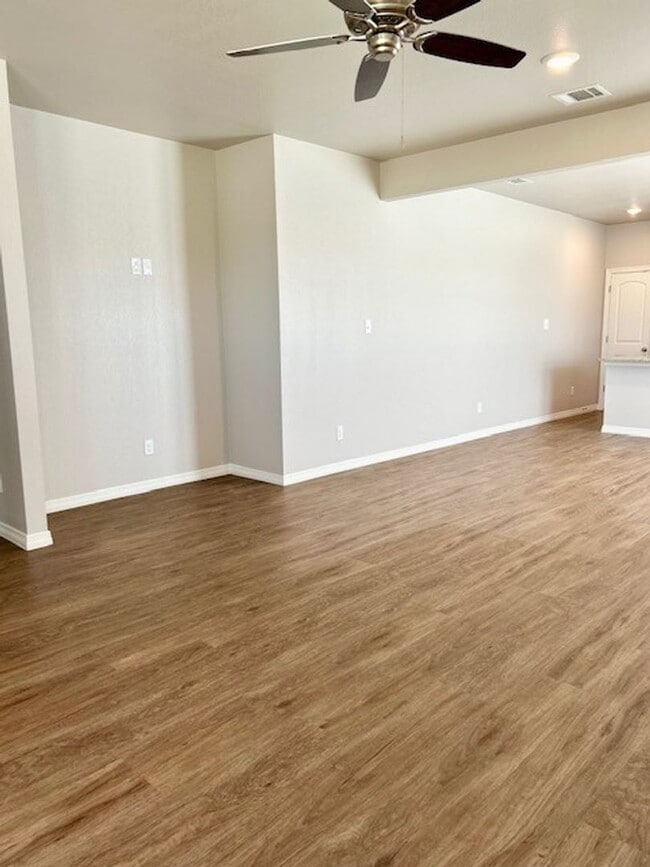 Building Photo - $200 OFF YOUR FIRST MONTH RENT MOVE IN SPECIAL