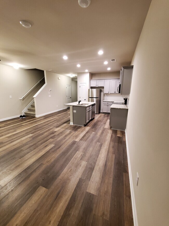 Building Photo - 1509 Creel Ln