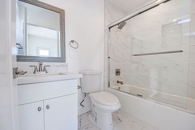 Building Photo - 2850 Virignia