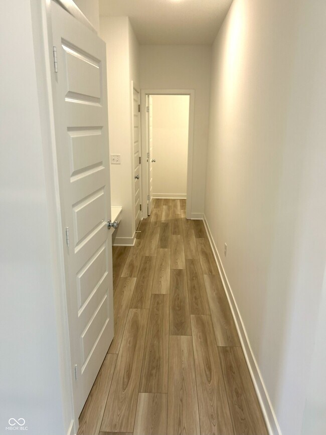 Building Photo - 16941 Sandhurst Pl
