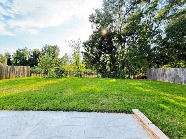 Building Photo - 13522 Schumann Trail