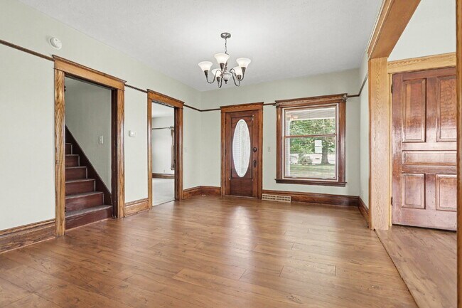 Building Photo - Secluded Farmhouse on over 1.5 acres.  $1990/ Month.  3 beds/ 2 baths