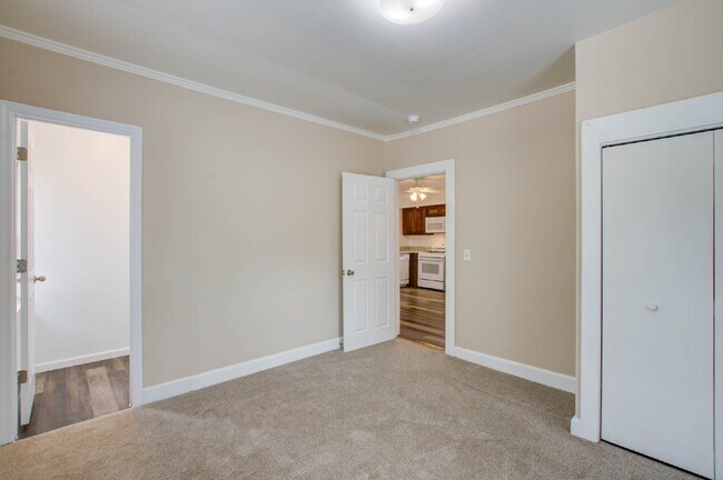 Building Photo - 1833 Orangeburg St