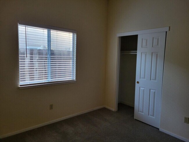 Building Photo - NICE TWO STORY ROCKLIN HOME WITH LARGE BONUS ROOM UPSTAIRS NEXT TO TWIN OAKS PARK & SCHOOLS!