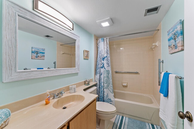 Building Photo - 1001 Seafarer Cir