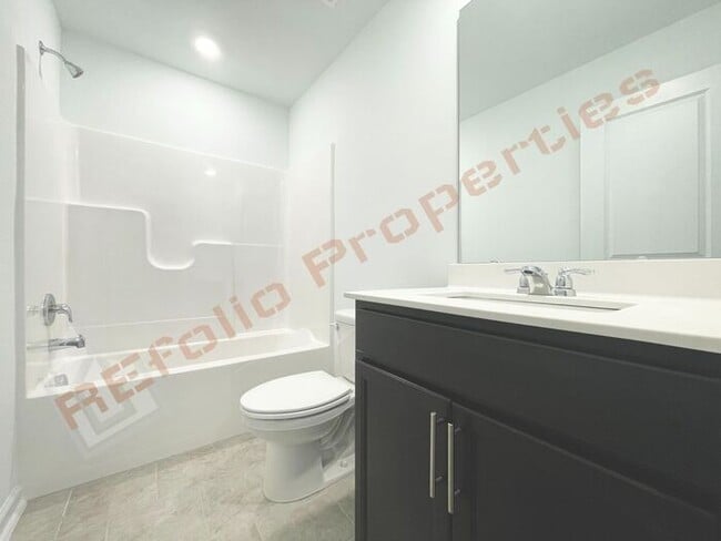 Building Photo - Brand New 3 Story 4 bedroom, 3.5 bathroom ...