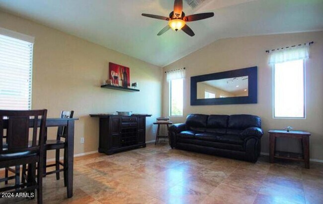 Building Photo - 3146 E Kingbird Pl