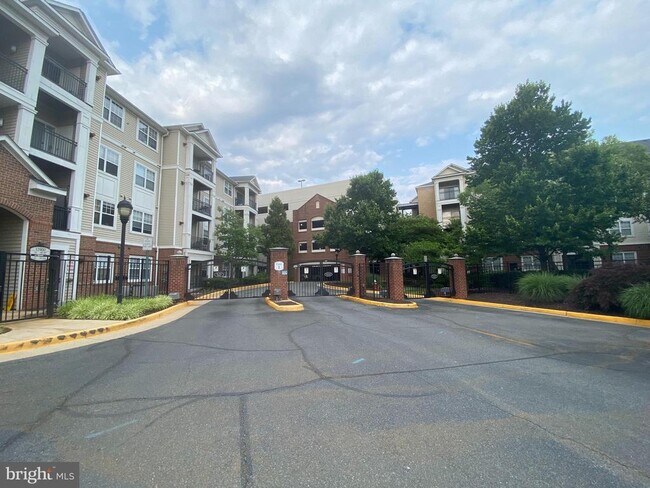 Building Photo - 12929 Centre Park Cir
