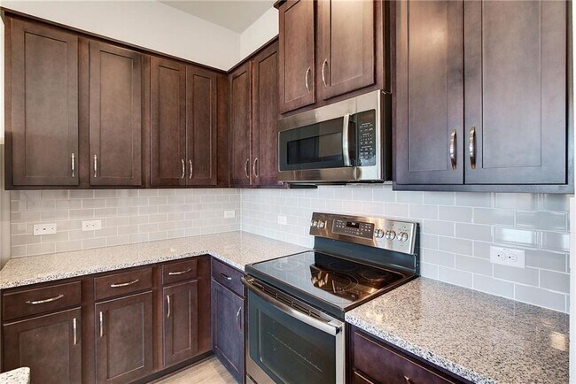 Building Photo - 15009 Ryman Rd