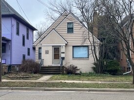 Building Photo - 1336 Spaight St