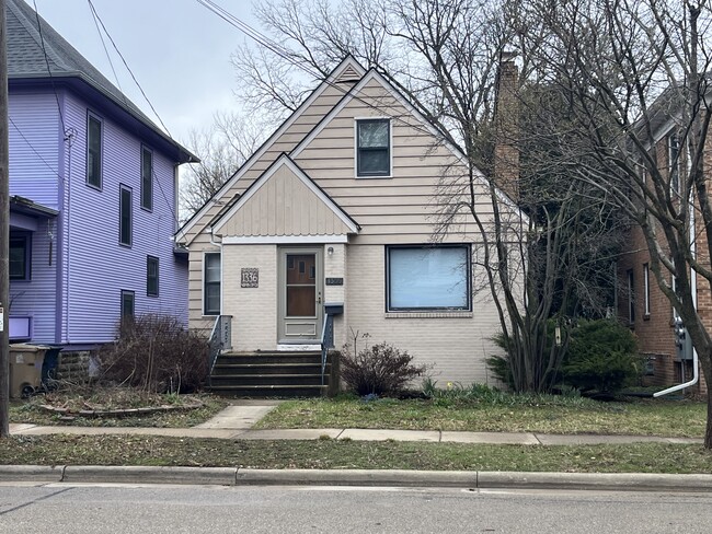 Building Photo - 1336 Spaight St