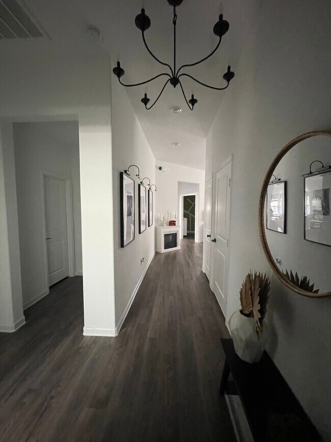 Building Photo - 16152 Dockside St