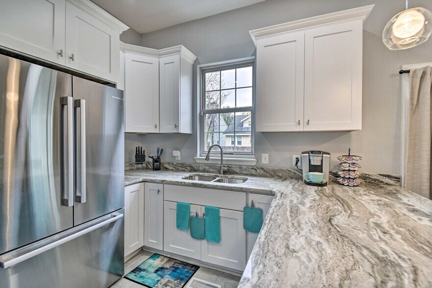 Building Photo - 740 W 31st St