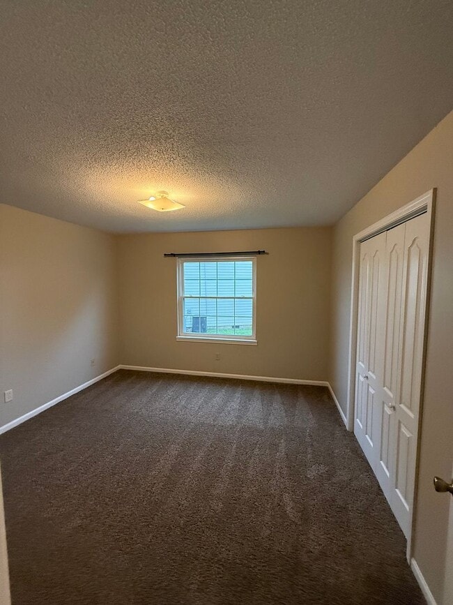 Building Photo - 205 Glenwood Ln