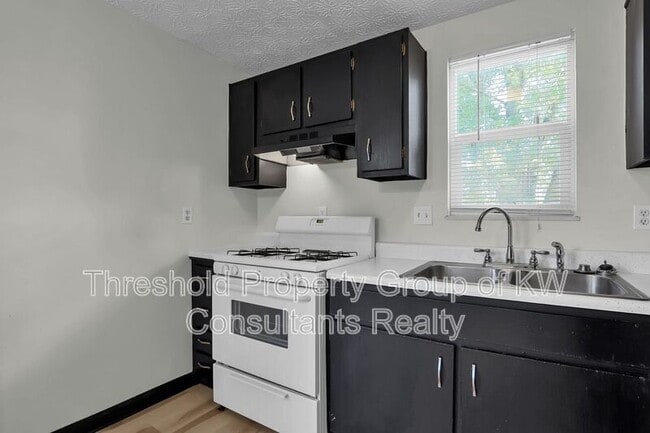 Building Photo - 3490 Clarkston Ave