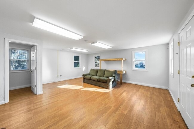 Building Photo - 616 W Ocean Heights Ave