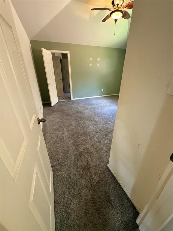 Building Photo - 825 Manor Dr