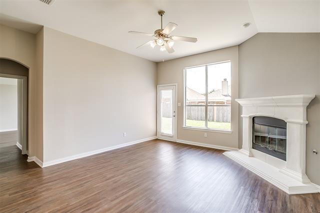 Building Photo - 2692 Lake Ridge Dr