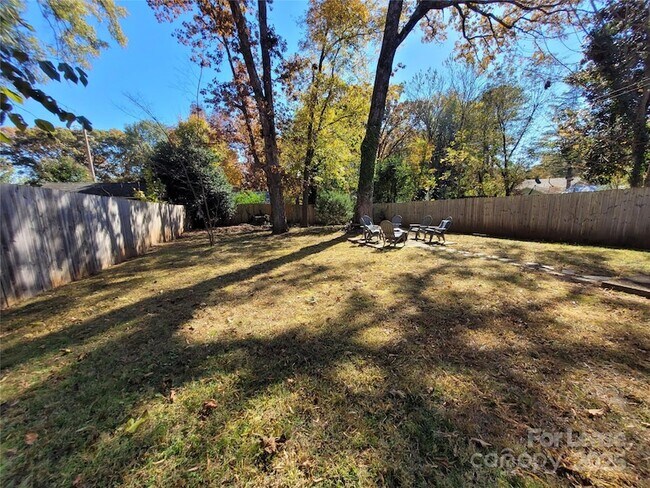 Building Photo - 718 Wood St