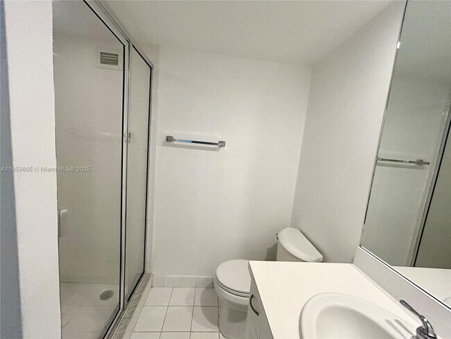 Building Photo - 5600 Collins Ave