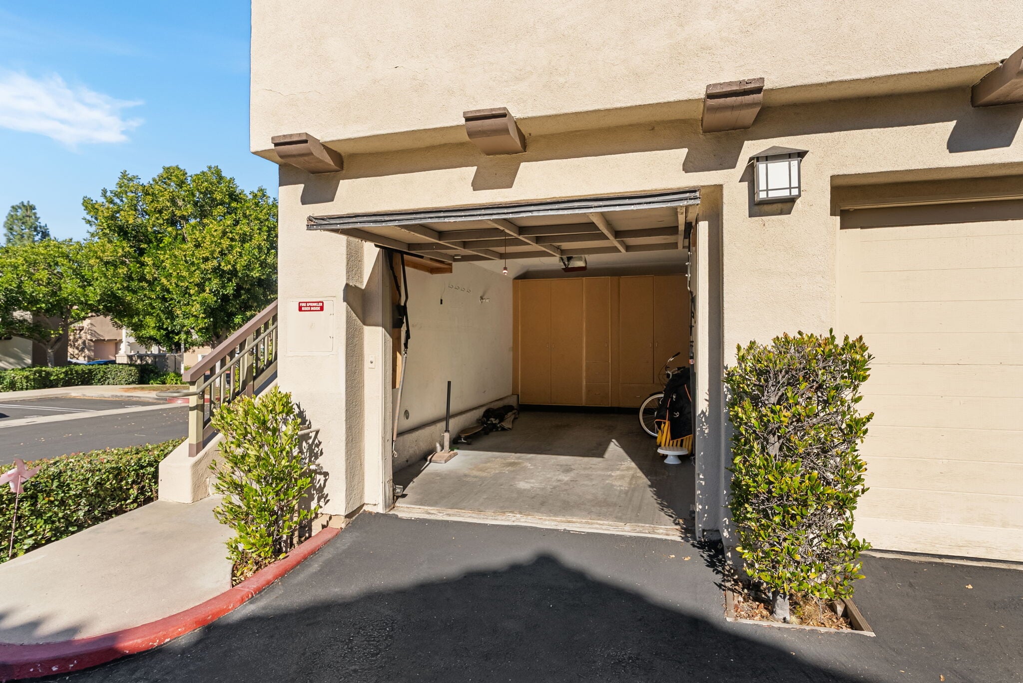 Building Photo - 155 N Cross Creek Rd