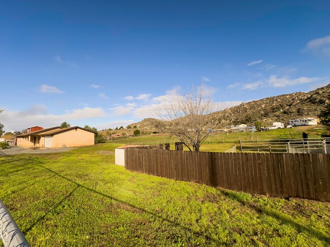 Building Photo - ~RARE FIND~ Newly Remodeled 3 Bedroom Home...