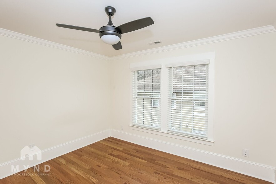 Building Photo - 1706 S Mint St